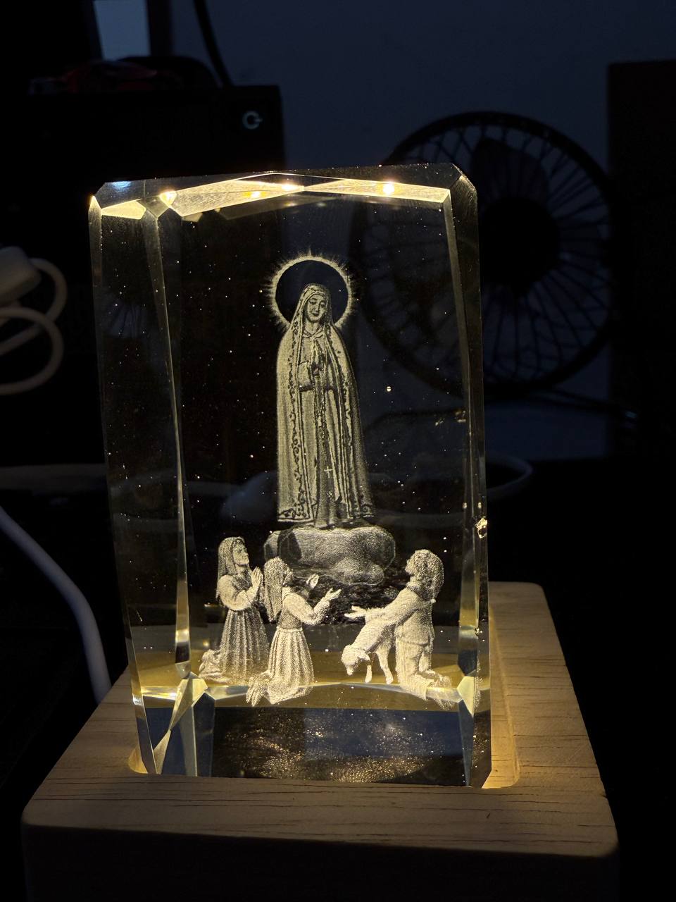 Cubo Luz de Cristal Con Imagen Milagrosa